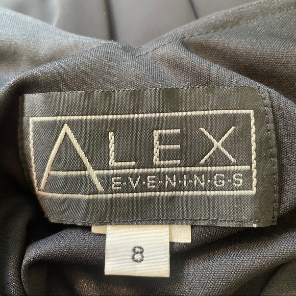 Alex Evenings Black Sleeveless Chiffon V-Neck Dress w/ Detailed Beadwork sz 8 - Picture 7 of 8